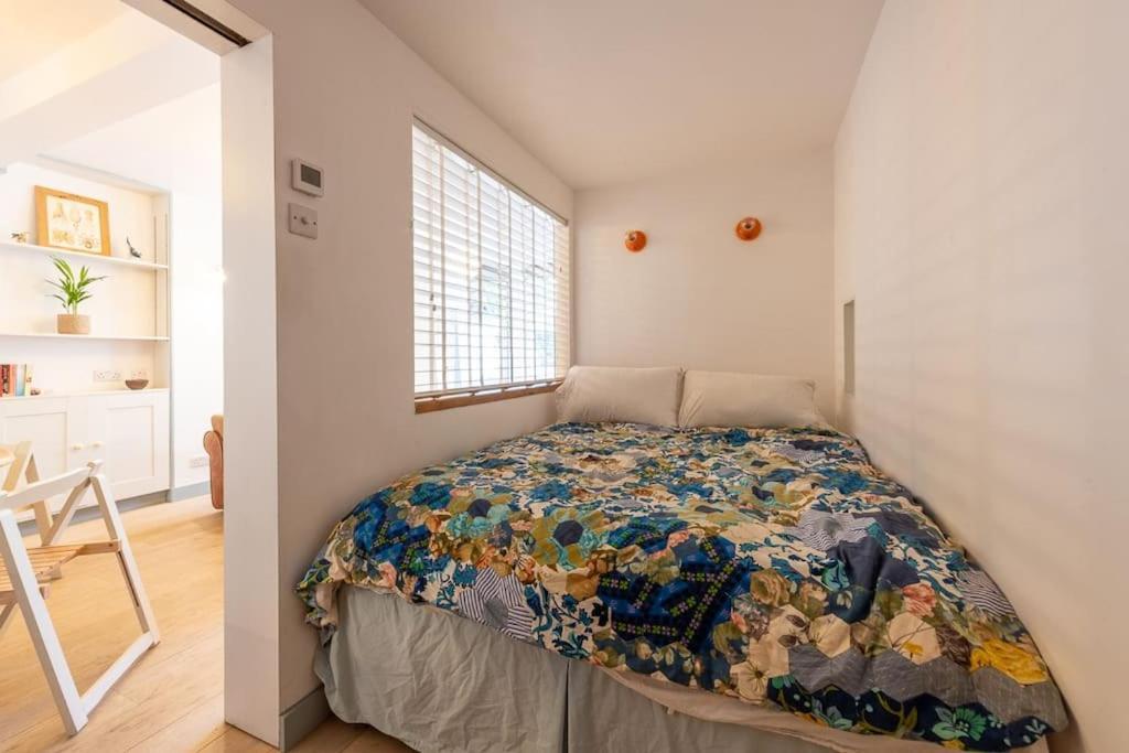 Lovely Self-Contained Basement Studio With Kitchen London Ngoại thất bức ảnh